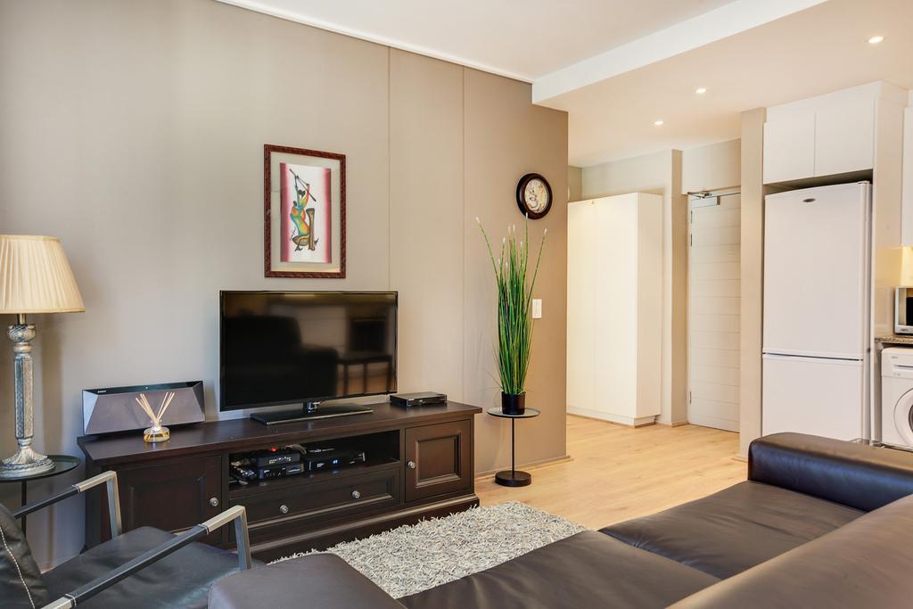 The Odyssee 409 Cape Town Exterior photo