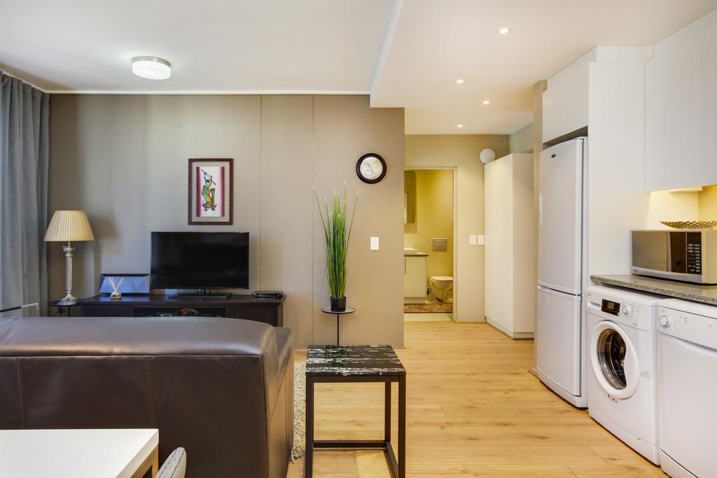 The Odyssee 409 Cape Town Exterior photo